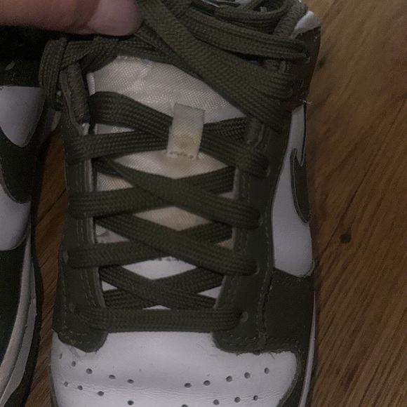 Woman’s Dunk Low ‘Medium Olive’ - Picture 5 of 5